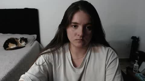 Queen Val online show from April 12, 2:04 am