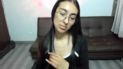 queenbyte_18 online show from July 10, 5:12 am