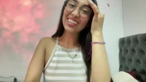 queenbyte_18 online show from March 29, 4:58 am