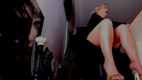 Misscatsnow online show from March 23, 8:14 pm