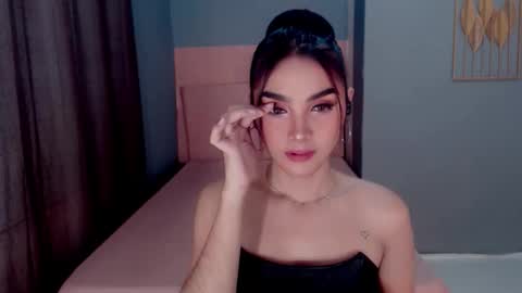 queenemeraldts online show from November 27, 3:14 am