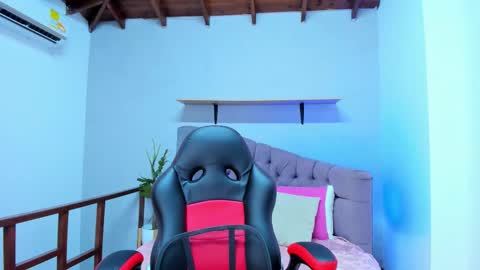 Queen online show from February 12, 7:06 pm