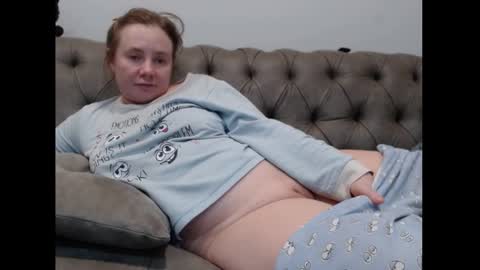 Snapshot of queenmymind chatting on January 16, 6:35 am queenmymind online show from January 16, 6:35 am