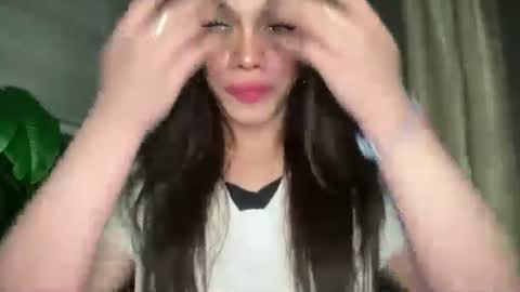 QUEEN online show from November 20, 1:32 pm