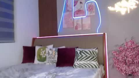 Queen Lia online show from April 18, 2:52 pm