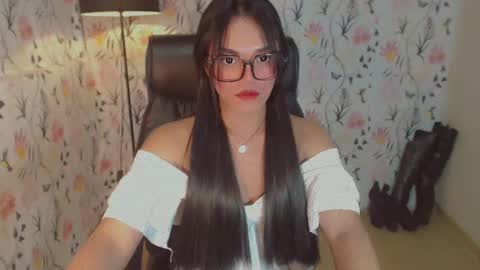 Your queenly yana online show from February 13, 6:30 am