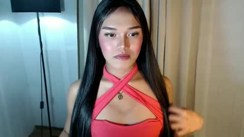 Your queenly yana online show from February 17, 7:01 pm