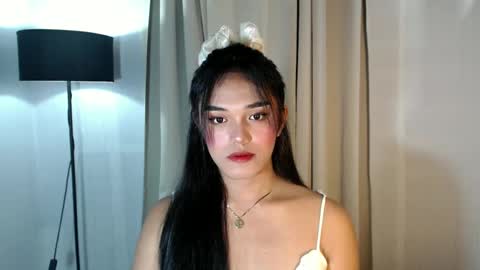 Your queenly yana online show from February 15, 5:39 pm