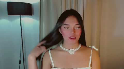 Your queenly yana online show from February 19, 6:43 pm