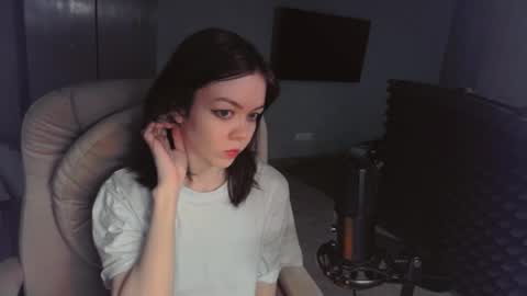 quietluxury online show from April 12, 7:40 pm