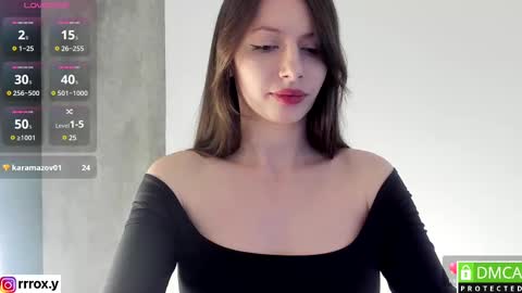 Snapshot of r00xvel chatting on March 12, 5:35 am r00xvel online show from March 12, 5:35 am