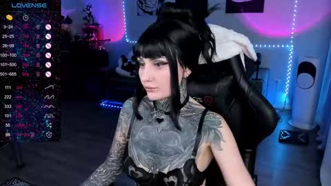 Snapshot of rachelqueen_ chatting on March 4, 9:51 am  Miko Pleasee help me get 100 likes online show from March 4, 9:51 am