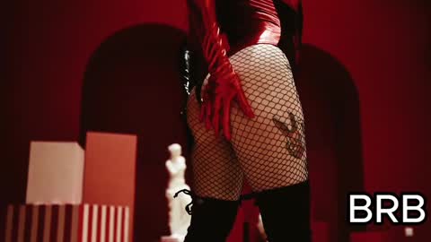 Snapshot of rachelqueen_ chatting on February 3, 2:13 pm  Miko Pleasee help me get 100 likes online show from February 3, 2:13 pm