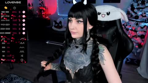 Snapshot of rachelqueen_ chatting on February 4, 6:17 pm  Miko Pleasee help me get 100 likes online show from February 4, 6:17 pm