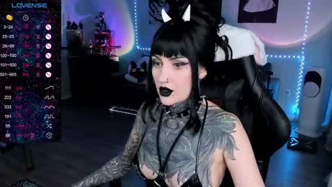 Snapshot of rachelqueen_ chatting on February 17, 11:02 am  Miko Pleasee help me get 100 likes online show from February 17, 11:02 am