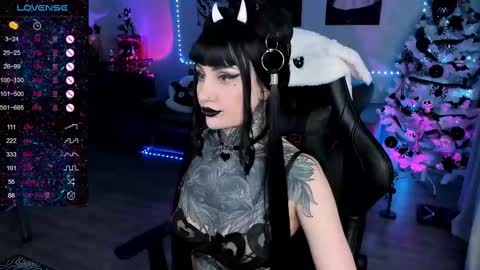 Snapshot of rachelqueen_ chatting on February 9, 10:42 am  Miko Pleasee help me get 100 likes online show from February 9, 10:42 am