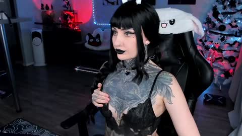 Snapshot of rachelqueen_ chatting on February 4, 2:10 pm  Miko Pleasee help me get 100 likes online show from February 4, 2:10 pm