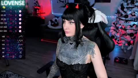 Snapshot of rachelqueen_ chatting on January 27, 12:37 pm  Miko Pleasee help me get 100 likes online show from January 27, 12:37 pm