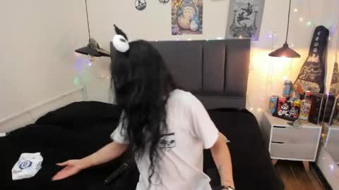 Raia online show from April 21, 3:02 am