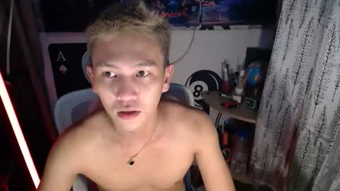 ralfhuge24 online show from April 2, 9:49 am