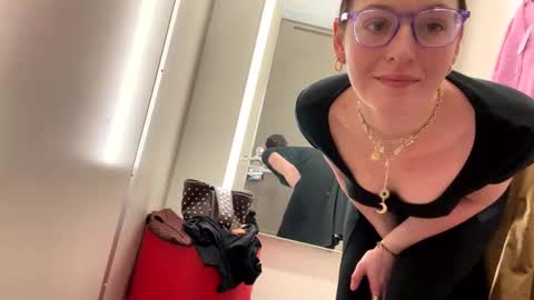    RAMONA Q   online show from October 10, 2:06 am