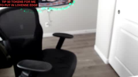 Snapshot of randyroderick chatting on December 7, 7:49 pm Randy Rod online show from December 7, 7:49 pm