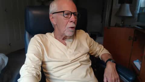 Snapshot of ranger1001 chatting on October 15, 7:37 pm ranger1001 online show from October 15, 7:37 pm