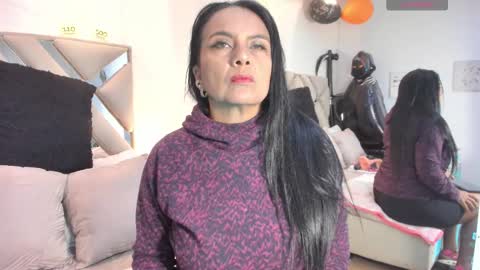 Raquel Moore  online show from October 22, 11:56 am