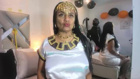 Raquel Moore  online show from October 31, 12:16 pm