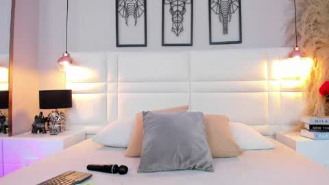 raquel Hyde online show from April 1, 8:50 pm