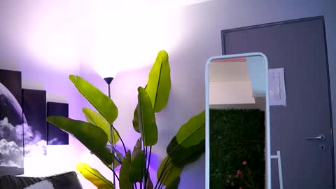 Raquelle online show from October 18, 9:24 am