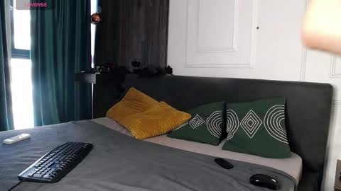 Raven Foxxy online show from April 10, 6:30 am