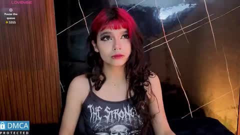 raven_rox_ online show from February 19, 3:16 am