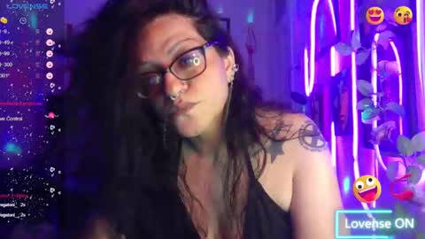 Snapshot of ravenandsin chatting on October 2, 12:53 am Raven online show from October 2, 12:53 am