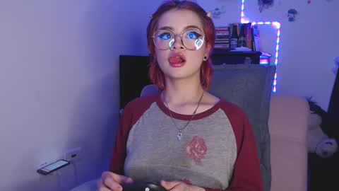 raventh_ online show from February 13, 5:48 am