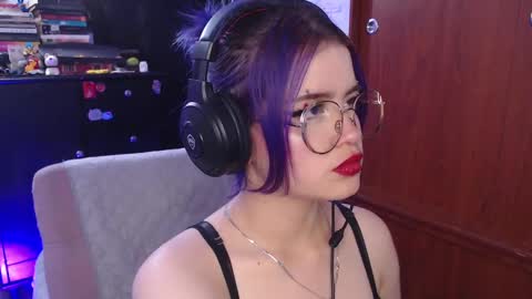 raventh_ online show from September 22, 9:52 pm