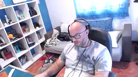 ravingr3d3 online show from October 16, 1:22 pm