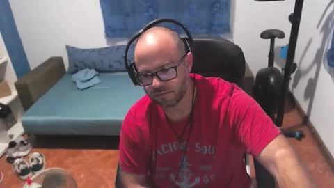 ravingr3d3 online show from September 14, 10:33 pm