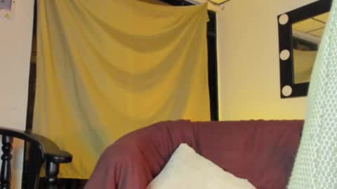 Rayn online show from December 19, 2:07 am