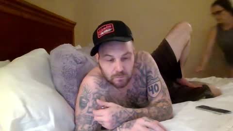 Liz and Ray online show from December 16, 6:42 am