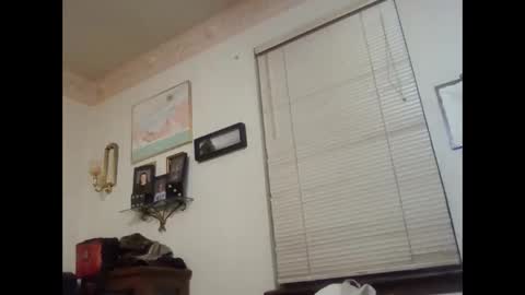 rayvenveil online show from May 4, 5:03 am
