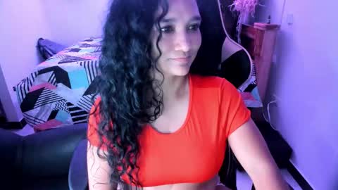 Danna online show from November 9, 4:10 pm