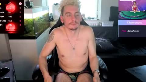 Rayzel White online show from June 26, 6:02 pm