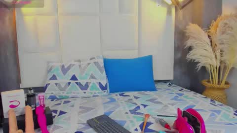 Snapshot of realbadbxtch chatting on October 7, 5:53 pm Cattleya Exposito online show from October 7, 5:53 pm