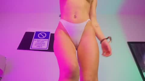 Lily Grace online show from December 22, 4:06 am