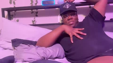 Snapshot of realpurp_ chatting on February 5, 11:23 am Preston Stella online show from February 5, 11:23 am