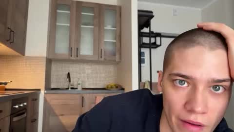 AliceEve online show from April 5, 8:11 am