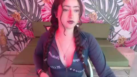 Rebeca dreams online show from July 6, 8:33 pm