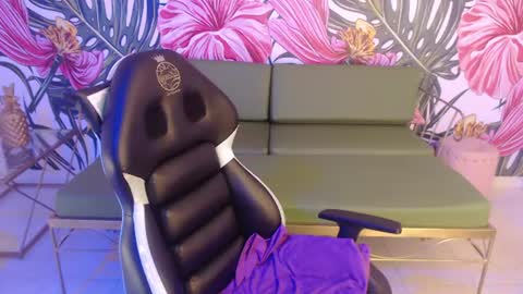 Rebeca dreams online show from July 7, 8:24 pm