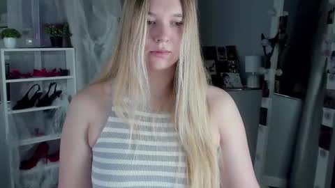 rebecca_____ online show from October 24, 2:34 am